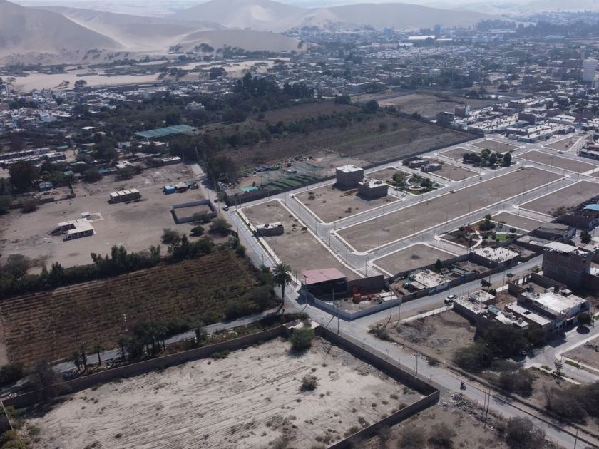 Terreno en Venta en plena Avenida - en Los Portales, ICA