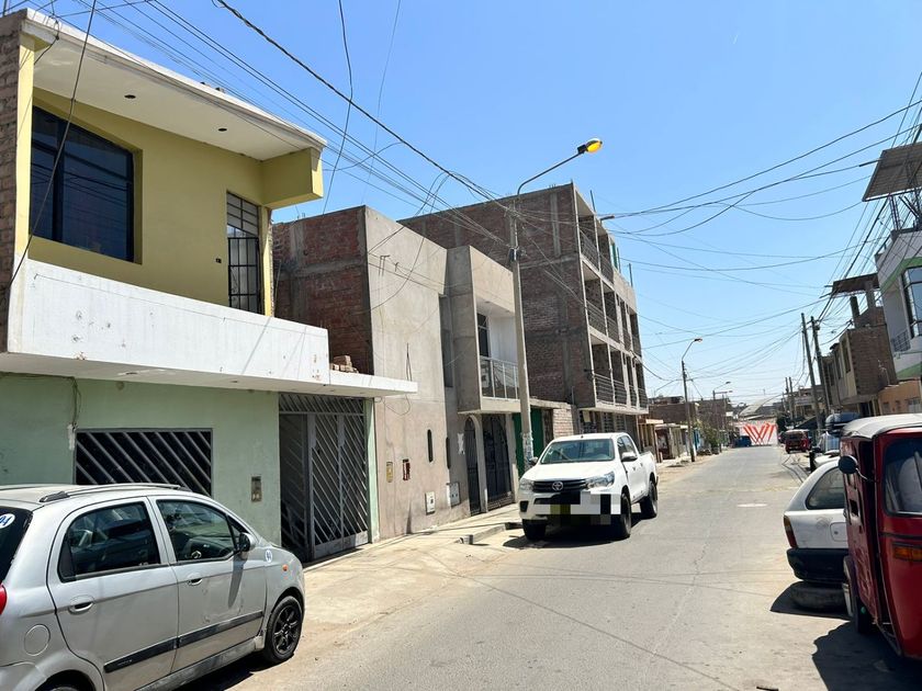 CASA EN VENTA CENTRO DE ICA 1 CDRA DE AV.ARENALES Y PANAMERICANA SUR!